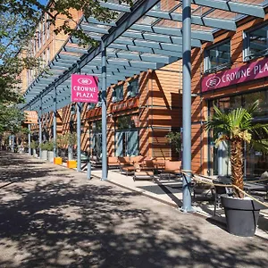Crowne Plaza - Cite Internationale Hotel
