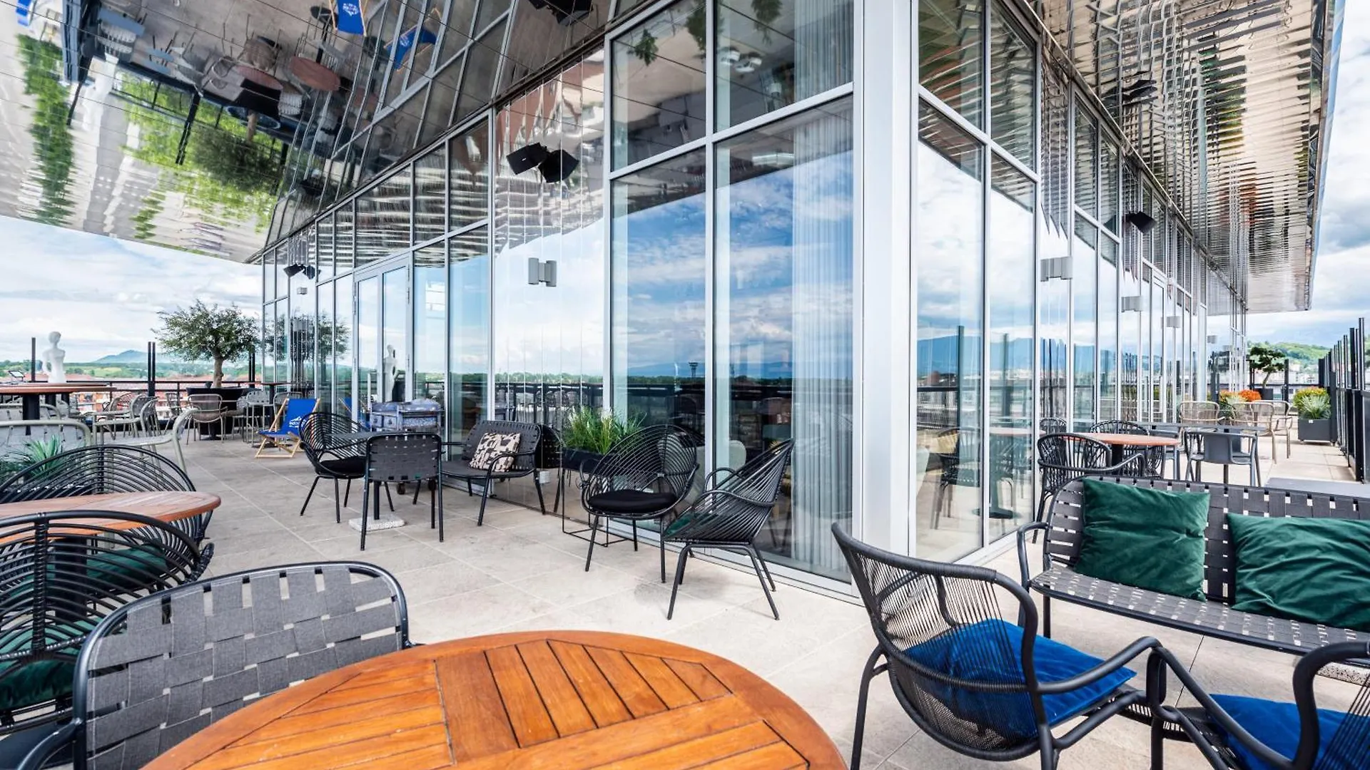 Hotel Novotel Annemasse Centre - Porte De Geneve